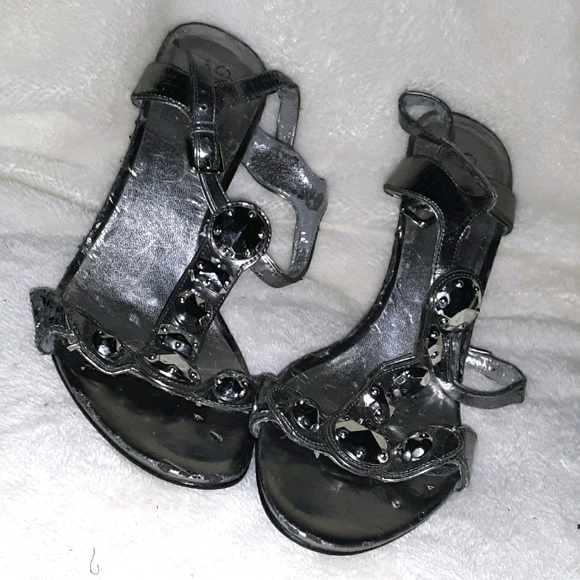 Cute Guess by Marciano sandals (See Description) - Picture 1 of 10
